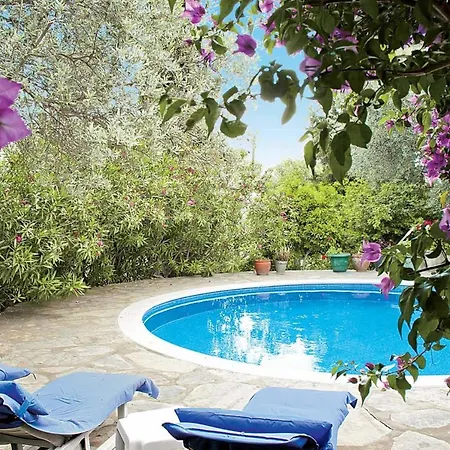 Sleeps 5 Air Con Wifi Villa Bitez
